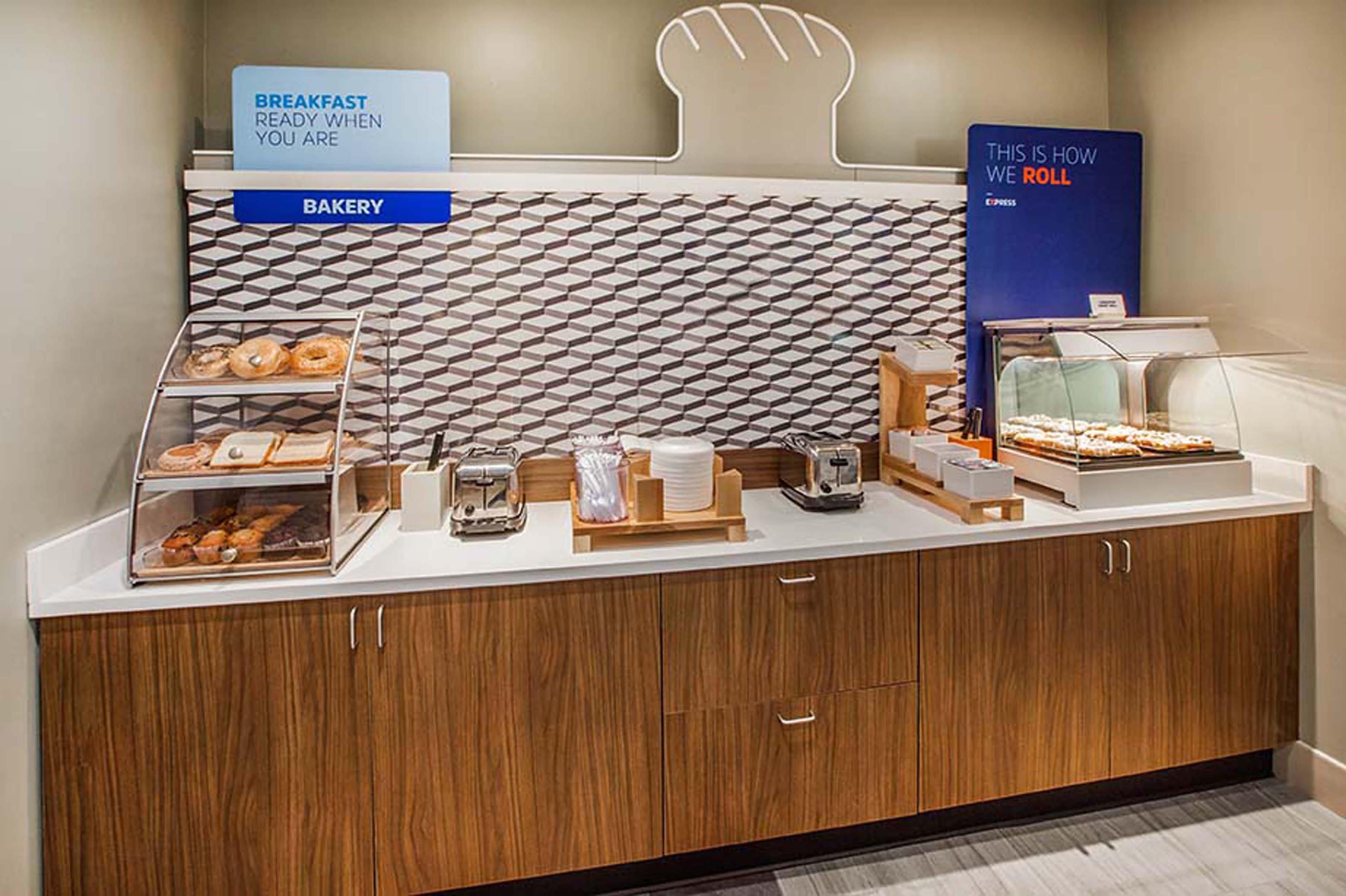 Holiday Inn Express Baltimore West - Catonsville By Ihg Exterior foto